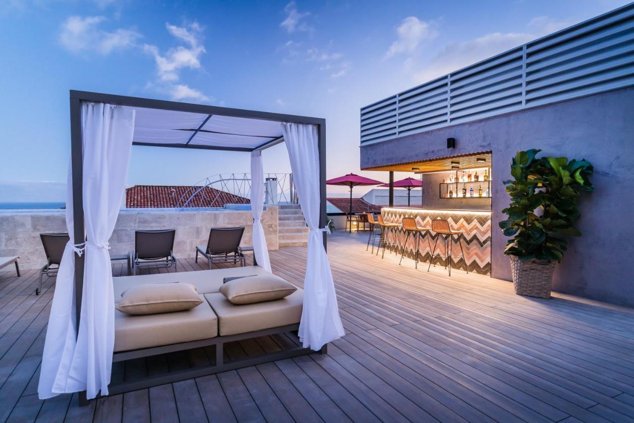 Barcelo Funchal Oldtown Hotel ภายนอก รูปภาพ Sky Bar