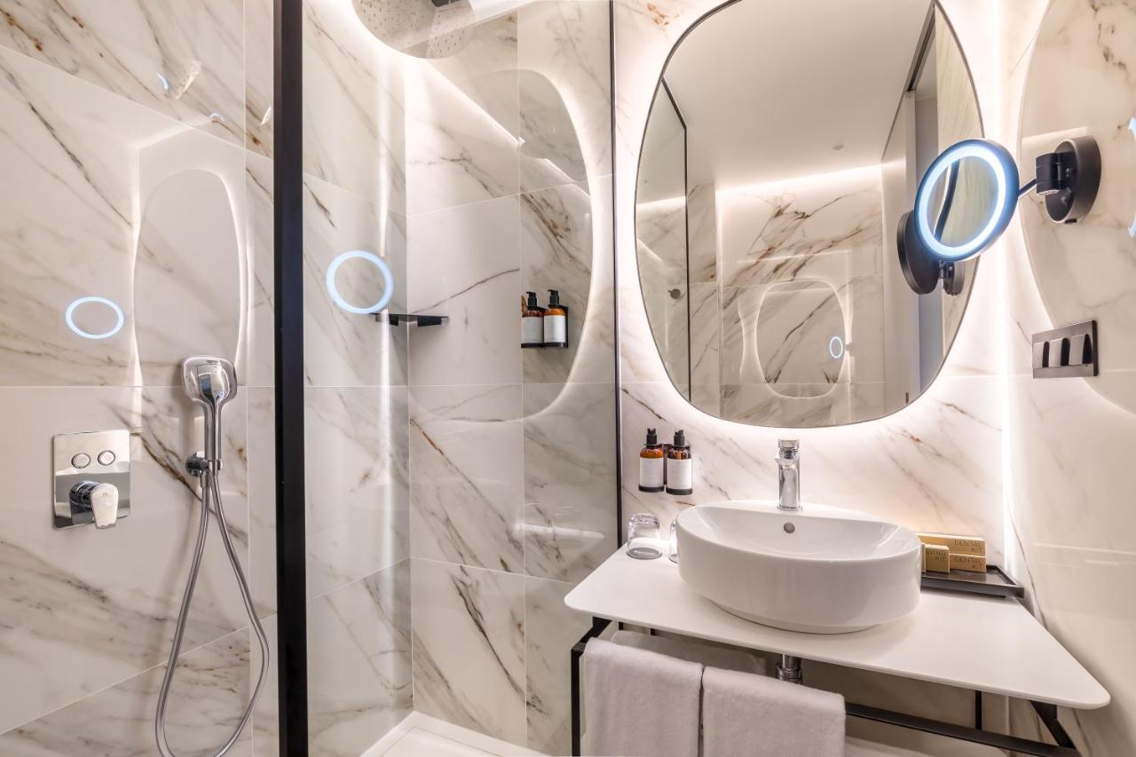 Barcelo Funchal Oldtown Hotel ภายนอก รูปภาพ Bathroom