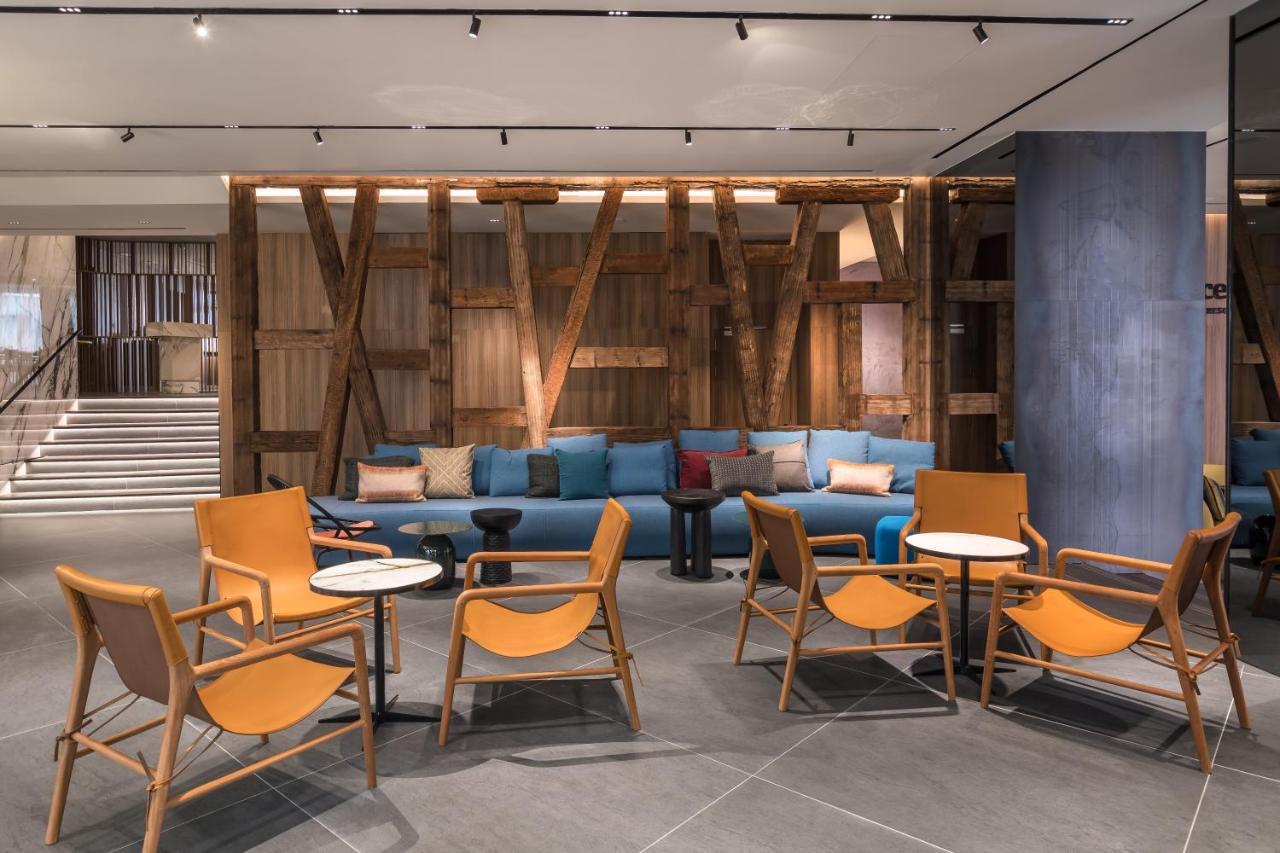 Barcelo Funchal Oldtown Hotel ภายนอก รูปภาพ The lounge at the airport