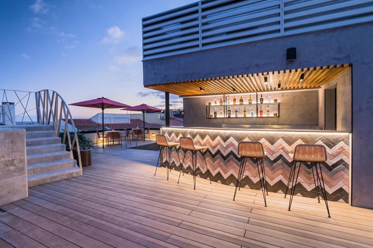 Barcelo Funchal Oldtown Hotel ภายนอก รูปภาพ Rooftop bar