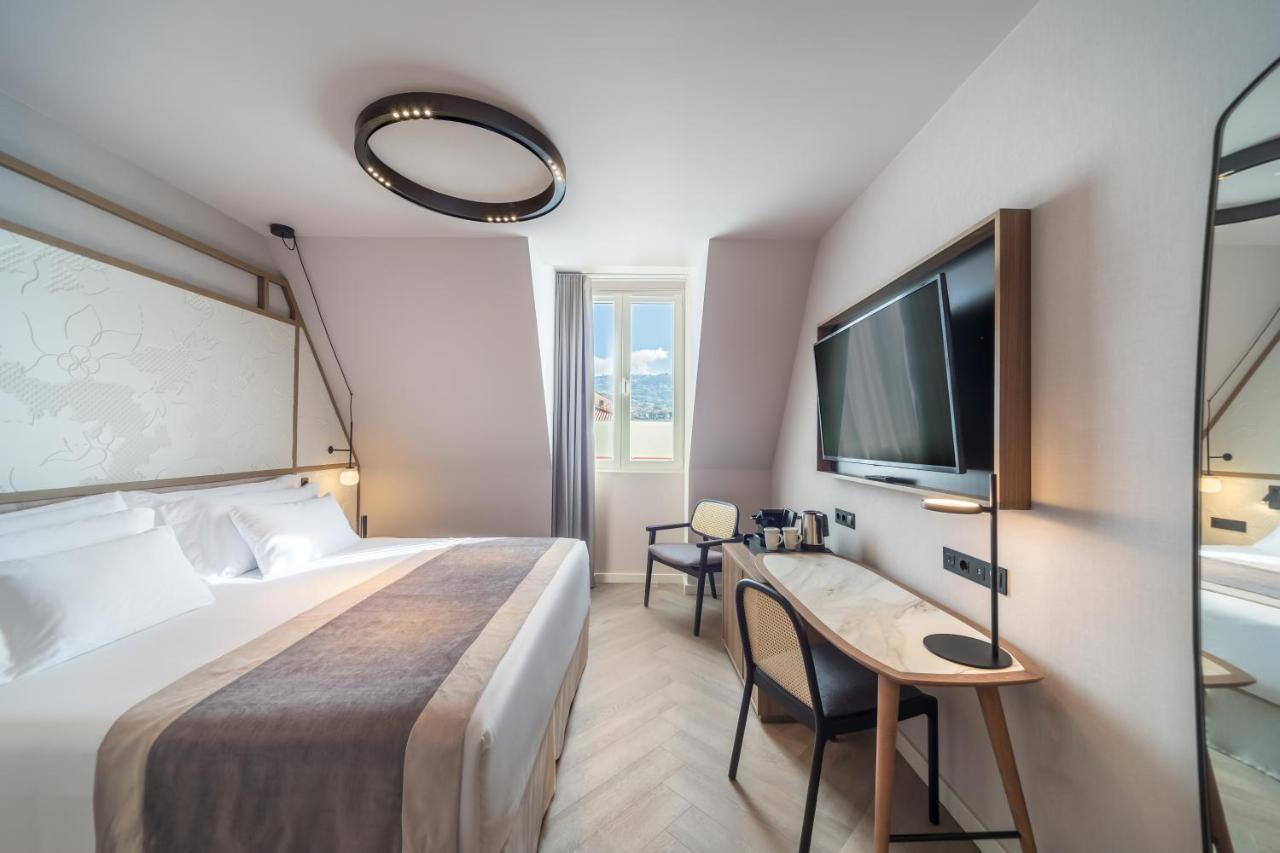 Barcelo Funchal Oldtown Hotel ภายนอก รูปภาพ Deluxe room