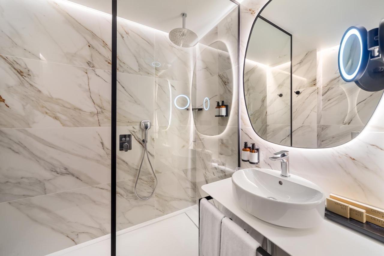 Barcelo Funchal Oldtown Hotel ภายนอก รูปภาพ Bathroom